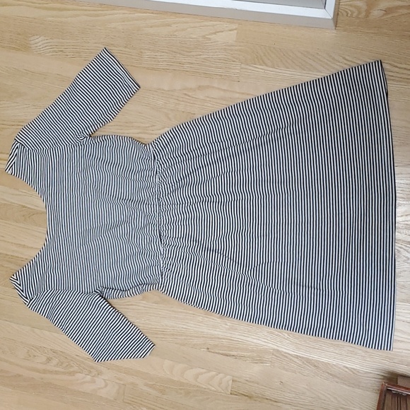 3 girls Old Navy dresses - Picture 4 of 9